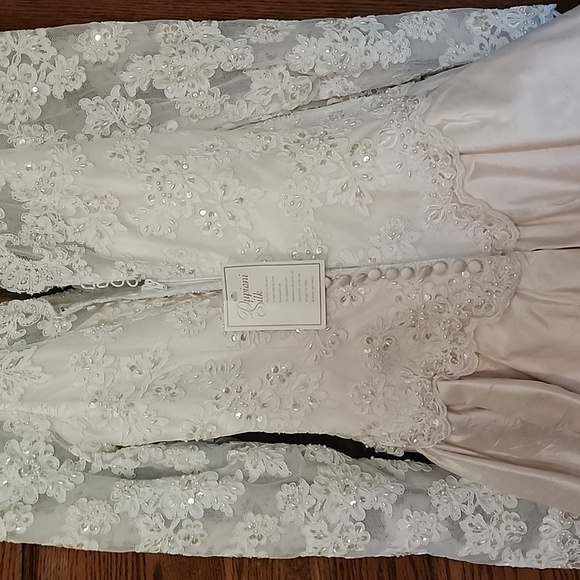 Vtg Stunning Victorian silk  Wedding gown sold as is - Picture 8 of 12